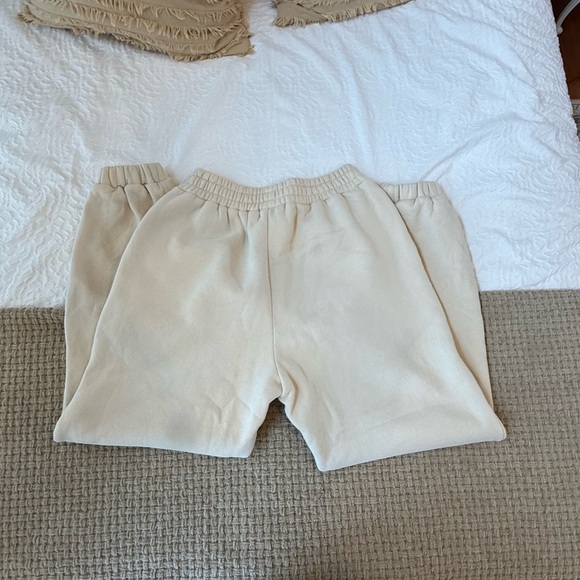 Comfrt Set - Picture 4 of 7